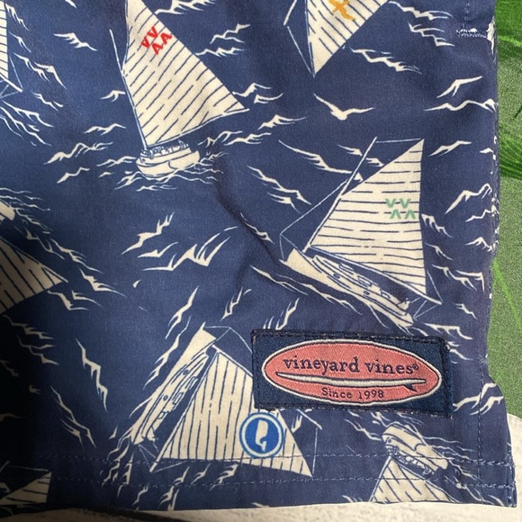 Vineyard Vines Swim Trunks boys s 6 - Picture 2 of 4